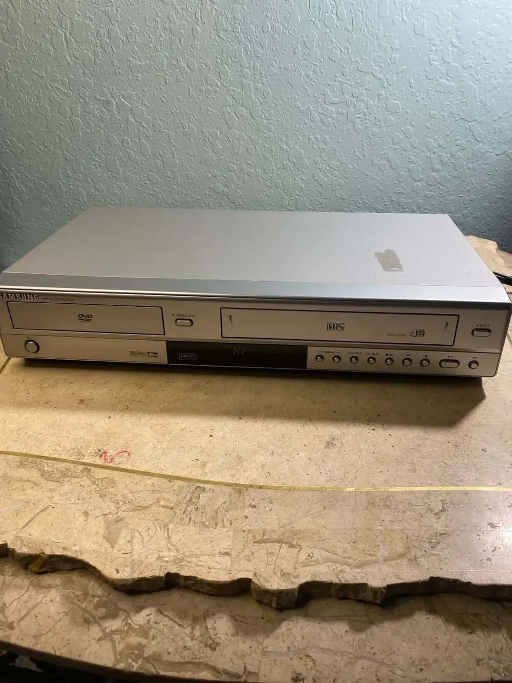 Samsung DVD-V5650 DVD/VCR Combo Player NO vcr
